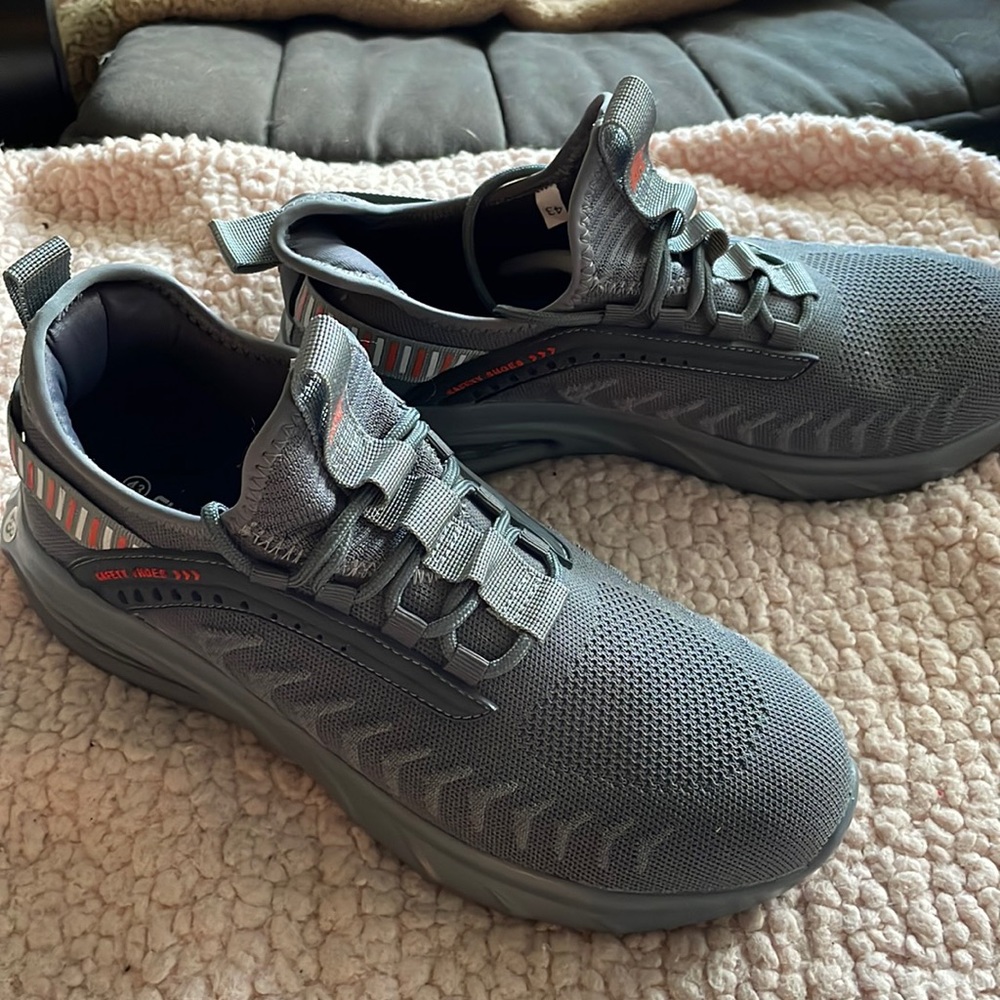 NWOT Furuian Gray Steel Toe Safety Shoes Size 11 Women’s or 9 in Men’s